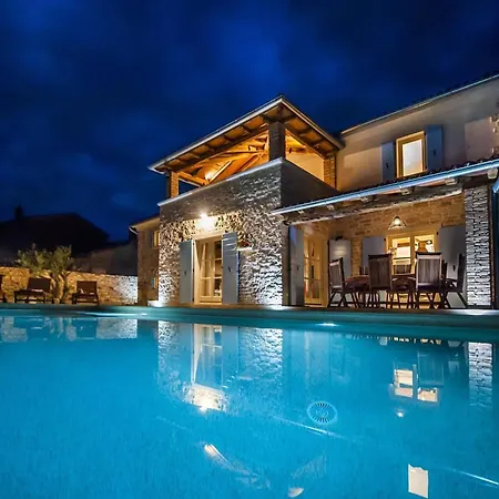 Familyl Tomani With Pool, Basketball And Volleyball Field Villa Kanfanar
